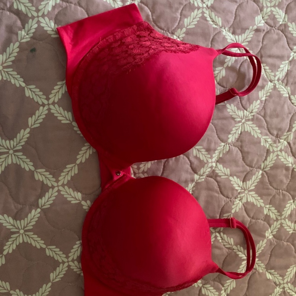 Victoria secrets lece bra